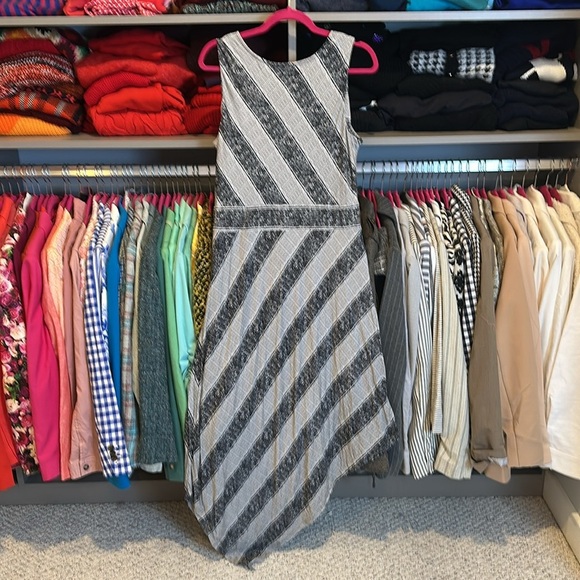 Studio by d & co. gray/black striped asymmetrical hem sleeveless midi dress S - Picture 3 of 3
